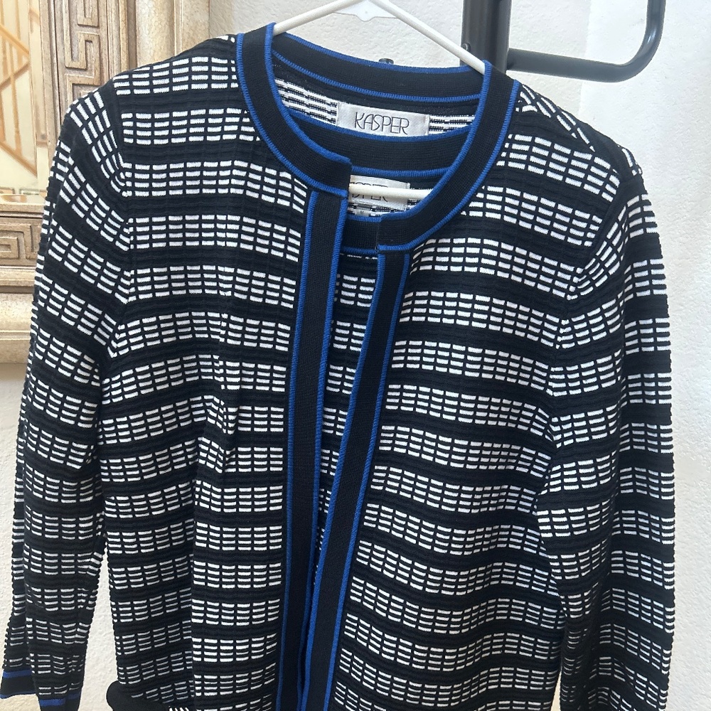 Kasper med sweater